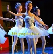 城市里的小姑娘,气质就是这么优雅!【7P】