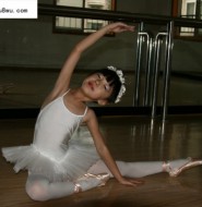 这才是原汁原味的芭蕾白裤袜,一颦一笑都透露着妩媚之美!【35P】