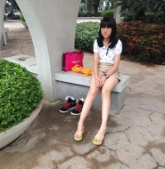 出售:初中女生脚模系列—君君!【111P】