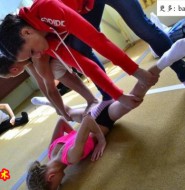 美女展示被动柔术之美!【7P】