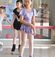 台湾小萝莉举行的溜冰赛! 老夫看的眼花缭乱!你呢? 【24P】