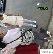 高清拍摄等车回家的凉鞋白裤袜初中女生,好像在梦中见过几回!【42P】