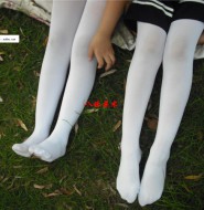 出售套图：高清拍摄双人小可爱白裤袜，一个海军服，一个连衣裙，完美！【38P】