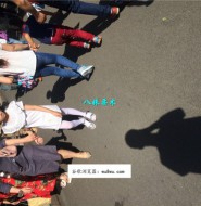 出售套图:某小狼这样当面拍摄!不怕她扇你耳光?哈哈!【100P】