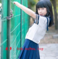 宅男摄影师高清拍摄穿海军服的小萝莉!这是上天的恩赐!【30P】