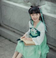 出售套图:天降萝莉小仙子,仙气飘飘不染一点尘埃!【84P】