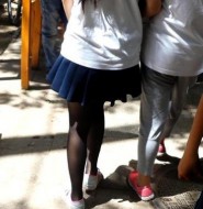 小学女生也穿黑丝连裤袜?【5P】