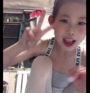 出售视频:精选快手白裤袜小萝莉妹妹宅家福利!【2V】