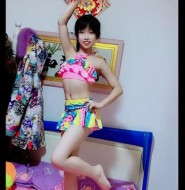 出售视频:高清自拍的某手小萝莉的私人订制,这才是真正的Loli之美!【15V】