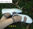 出售套图:高清拍摄草地上初中女生的白一带短肉丝美脚【55P】