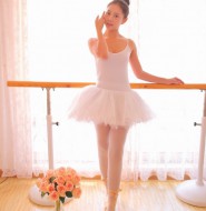 这是哪家的小仙女下凡啊?搞的老夫看了几十遍!