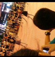 又见夏天,一群小学白丝女生在广场表演舞蹈!