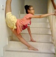 LUOLI在楼梯间玩柔术!大开眼界了!