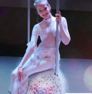 美女的杂技表演,看上去唯美又有仙气!【6P】