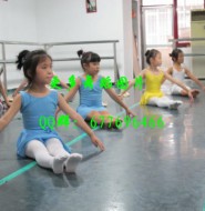 舞蹈培训班里的舞蹈白丝小姑娘！【12P】