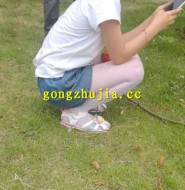 出售:网友的神拍摄之穿花斑白袜的小萝莉!【563P】