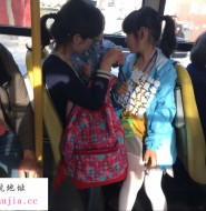 网友的高清街拍女孩白袜!【58P】