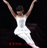 舞蹈班的小萝莉艺术照靓爆你双眼!【26P】