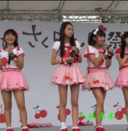 视频:当巅峰颜值遇上任性的风,空气里飘逸着幸福的味道!