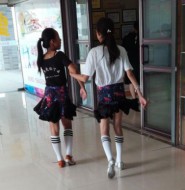 高清抓拍的漂亮的白袜舞蹈萝莉!【38P】