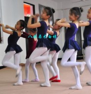 实拍舞蹈培训班里面的白袜小精灵!哈哈!【33P】