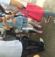 高清拍摄公园里的白裤袜小姐妹!【40P】